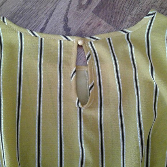 Fashion Muse Size Medium Tie Front Yellow Gold Striped Dress - Picture 10 of 14